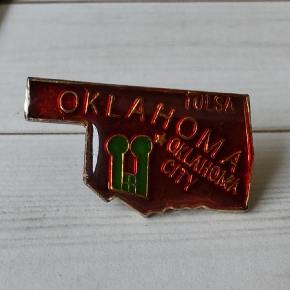 Oklahoma State Shaped Pin Souvenir Travel Hat Lapel Collectible